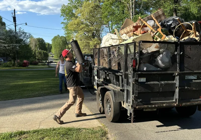 Residential-Junk-Removal_-dumping
